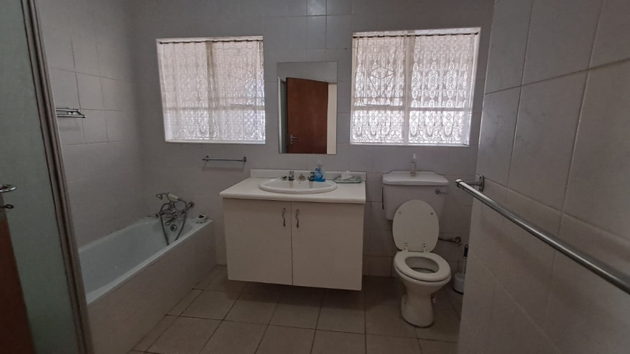 4 Bedroom Property for Sale in Parys Free State